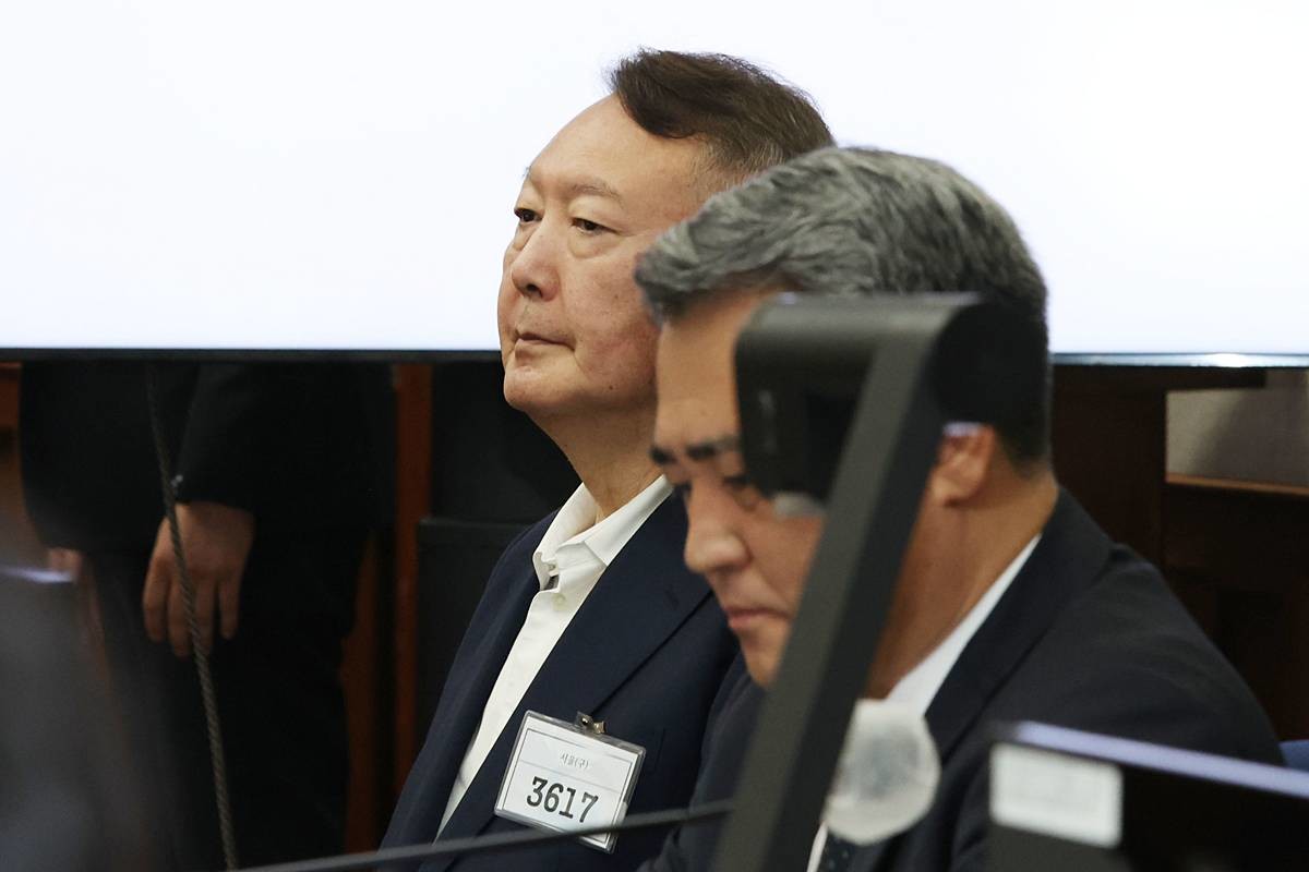 윤석열 전 대통령이 지난 9월 26일 서울 서초동 서울중앙지법에서 열린 특수공무집행방해 혐의 재판에 출석해 자리하고 있다 / 뉴스1