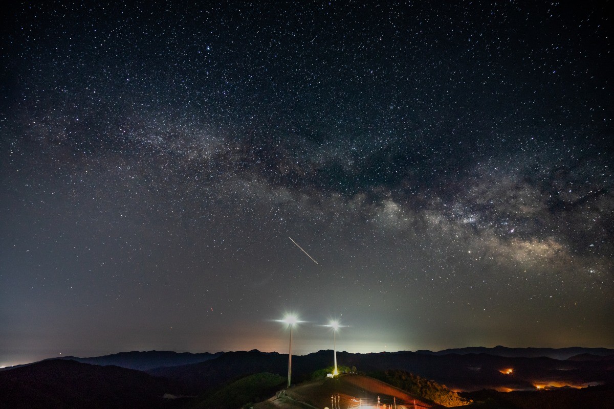 대관령 밤하늘 / kim jae youn-shutterstock.com