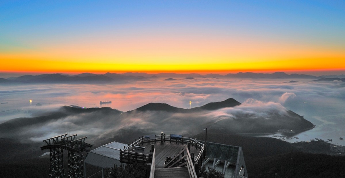 통영한려수도 케이블카. 미륵산 정상 / 통영케이블카 홈페이지 캡처