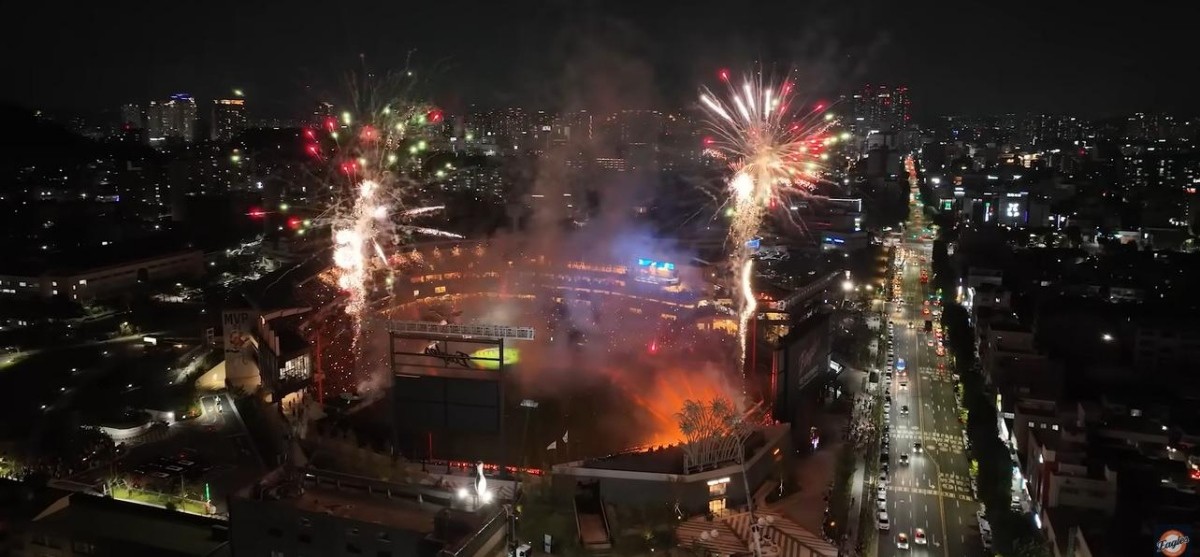 대전한화생명볼파크에서 열린 불꽃쇼. / 유튜브 'Eagles TV' 영상 캡쳐