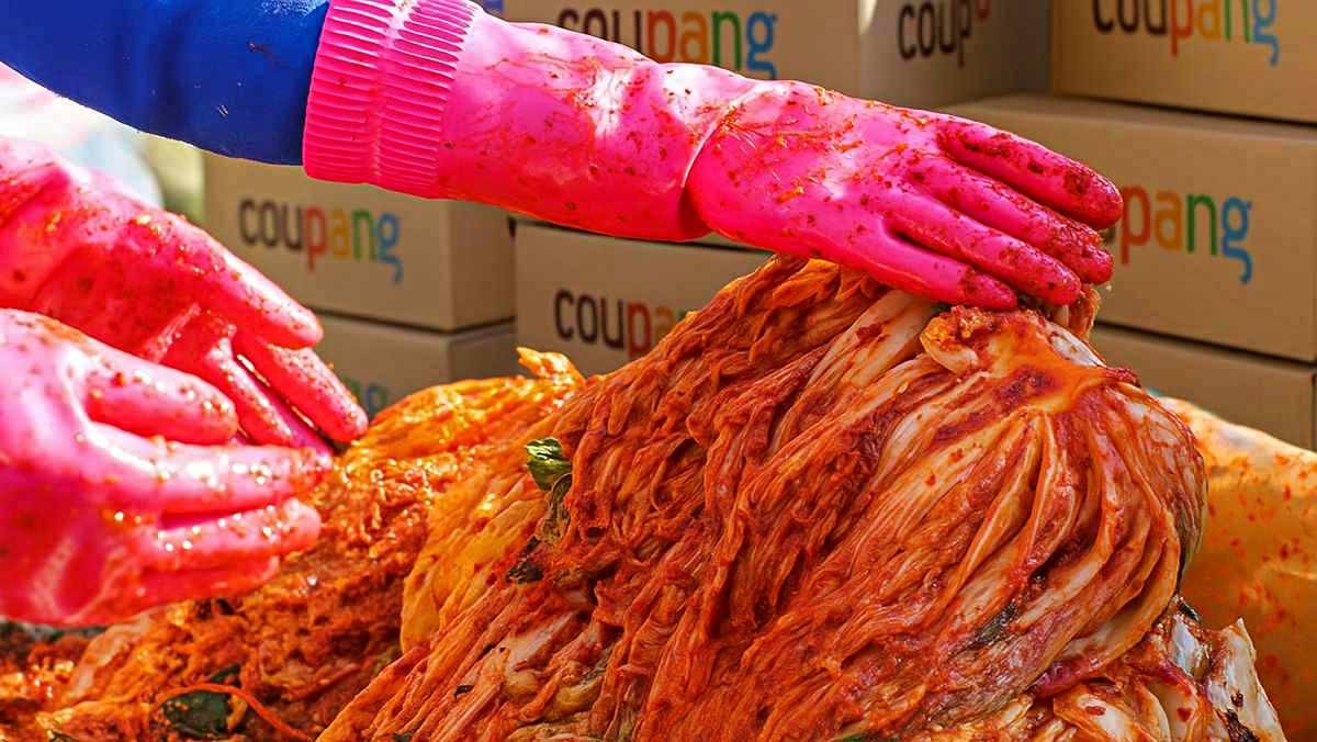 쿠팡, 김장철 맞이 주방용품 대형 할인전 시작. 기사 내용을 바탕으로 AI가 생성한 자료사진.