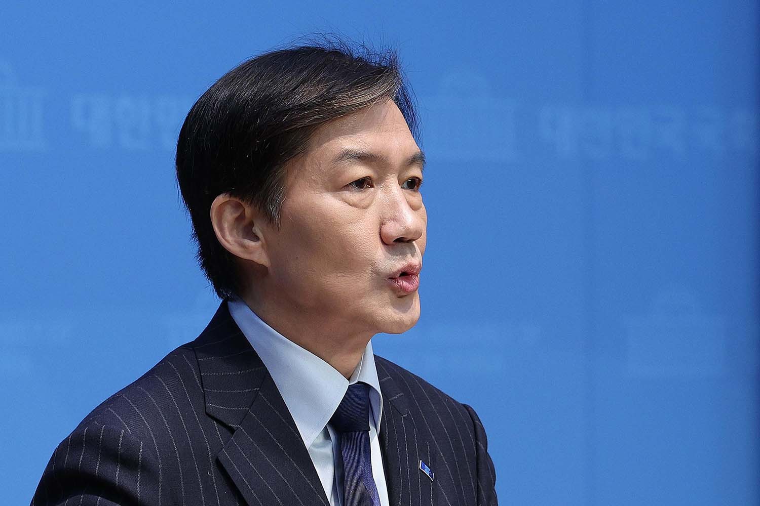 조국 전 조국혁신당 비상대책위원장이 10일 서울 여의도 국회 소통관에서 당대표 출마 기자회견을 하고 있다.  / 뉴스1