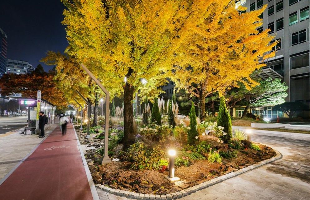 ‘시민애뜰’로 다시 태어난 대전시청 북문광장 / 대전시