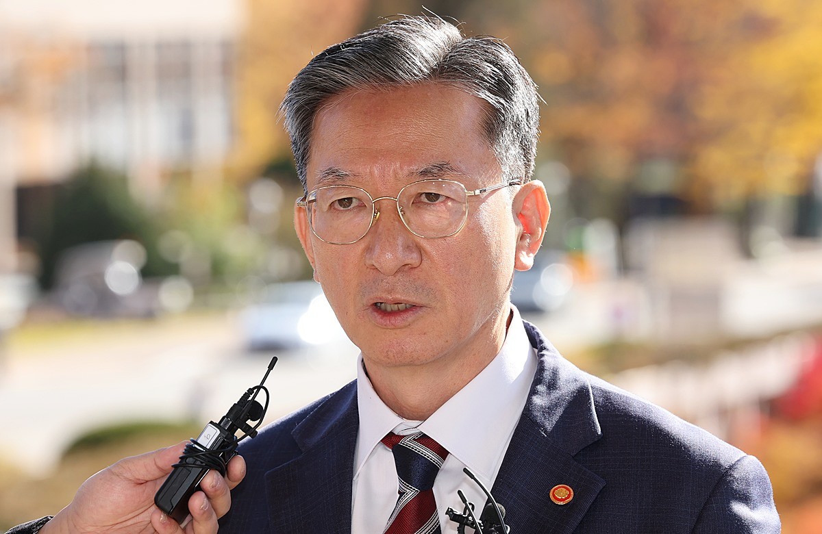 정성호 법무부 장관 자료 사진. 정성호 장관이 대장동 사건 재판에 대한 검찰의 항소 포기와 관련해 '항소에 반대한 것은 없다'라며 대통령실과도 상의하지 않았다는 입장을 밝혔다.     / 뉴스1