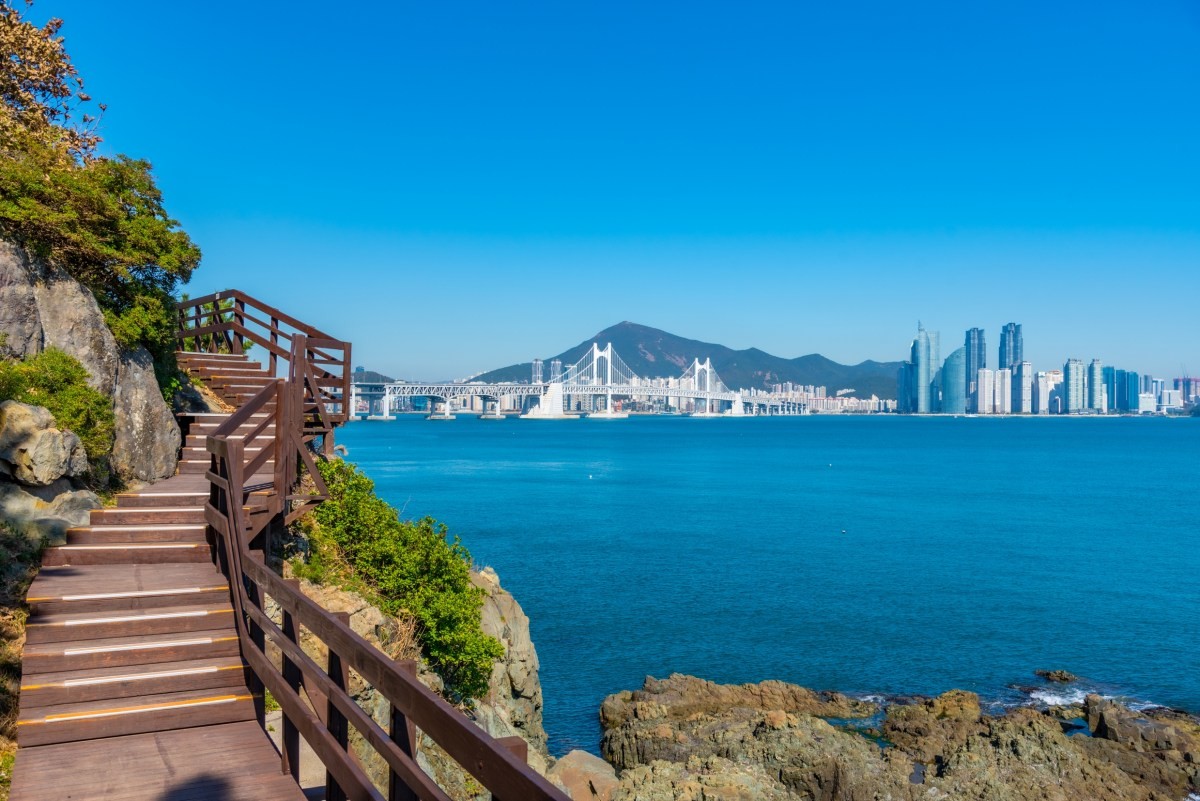 부산 이기대 해안 산책로 / trabantos