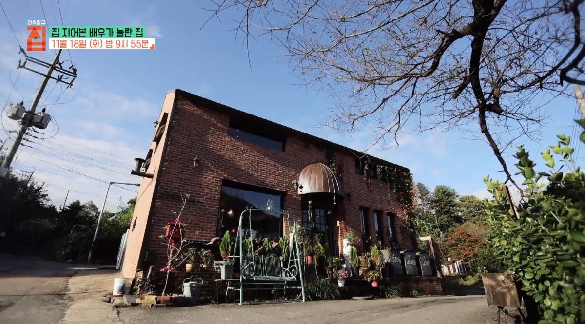 EBS1 '건축탐구 집' 미리보기 페이지에서 제공하는 '집 지어본 배우가 놀란 집' 편 캡처 사진. / EBS 제공