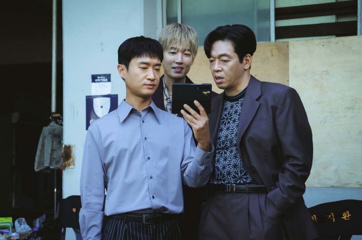 ‘보스’ 스틸컷. 배우 조우진, 정경호, 박지환. / 하이브미디어코프, 마인드마크 제공