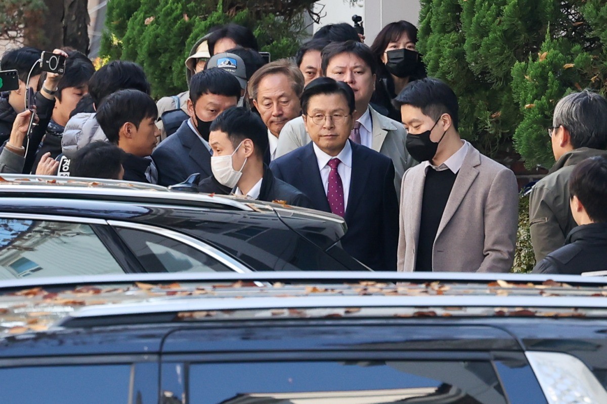 지난 12일 오전 황교안 전 국무총리가  서울 용산구 자택에서 내란 선전·선동 혐의 관련 내란특검팀에 의해 체포돼 이송되고 있다. /뉴스1