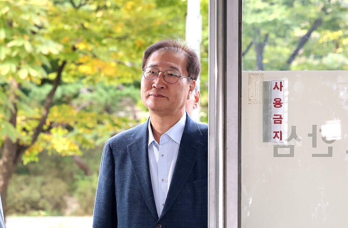 박성재 전 법무부 장관이 서울 서초구 순직해병 특검 사무실에 피의자 신분으로 조사를 받기 위해 출석하고 있다. 자료 사진. 박성재 전 장관이 또 다시 구속 위기에서 벗어났다. 박 전 장관은 12·3 비상계엄 관련 '내란 가담' 혐의를 받고 있다. 서울중앙지법 남세진 영장전담 부장판사는 지난 13일 박성재 전 장관의 구속 전 피의자 심문(영장실질심사)을 한 뒤 조은석 내란특별검사팀이 청구한 구속영장을 기각했다. / 뉴스1