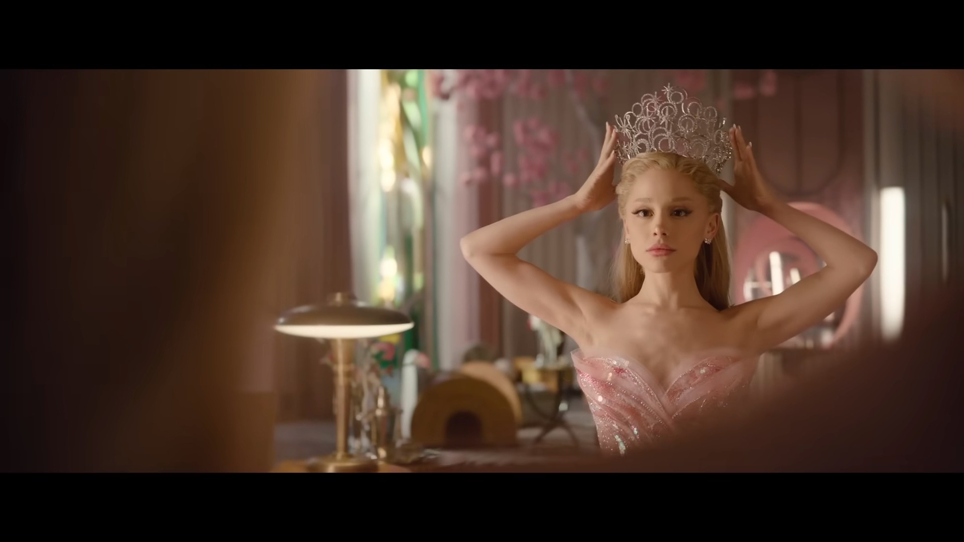 '위키드: 포 굿' 2차 예고편 일부. / 유튜브 '유니버설 픽쳐스'