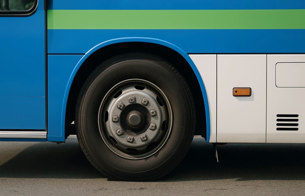 기사 이해를 돕기 위해 AI를 활용해 제작한 버스 자료 사진입니다. 기사 내용과 직접적인 관련은 없습니다.