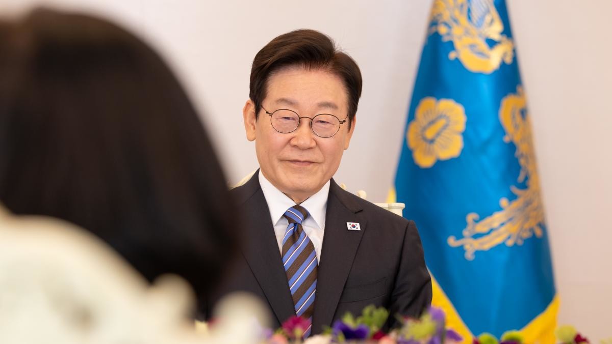 이재명 대통령이 지난 13일 서울 용산 대통령실 청사에서 열린 민주화실천가족운동협의회 초청 오찬 간담회에 참석해 있다. / 뉴스1