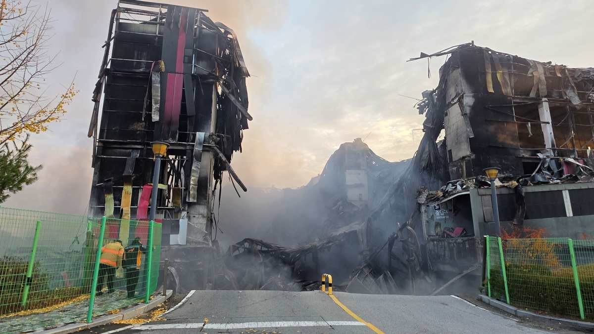 출입구 뻥 뚫린 이랜드 물류창고 / 뉴스1