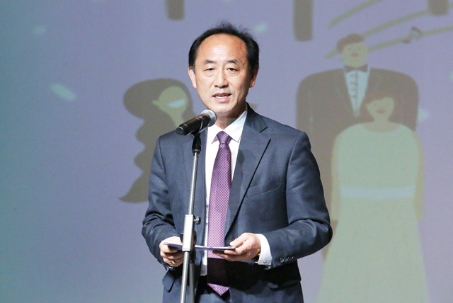 2025 종교문화예술행사에서 개회인사하는 양길문 세계평화통일가정연합 광진교회 담당 목사