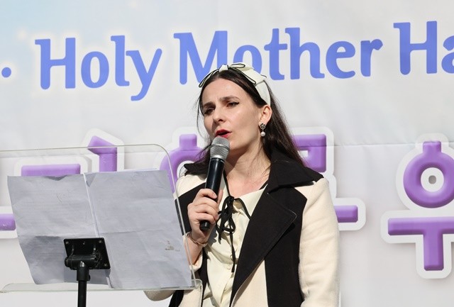 평화콘서트에서 효정스피치하는 무차이아닐라 청년