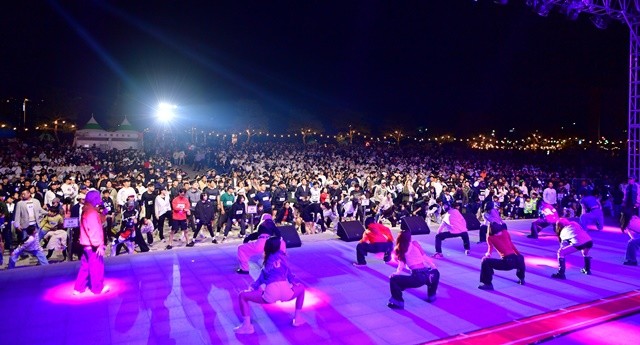 준비 운동 중인 'J-라이트 런' 참가자들. 장성군 제공