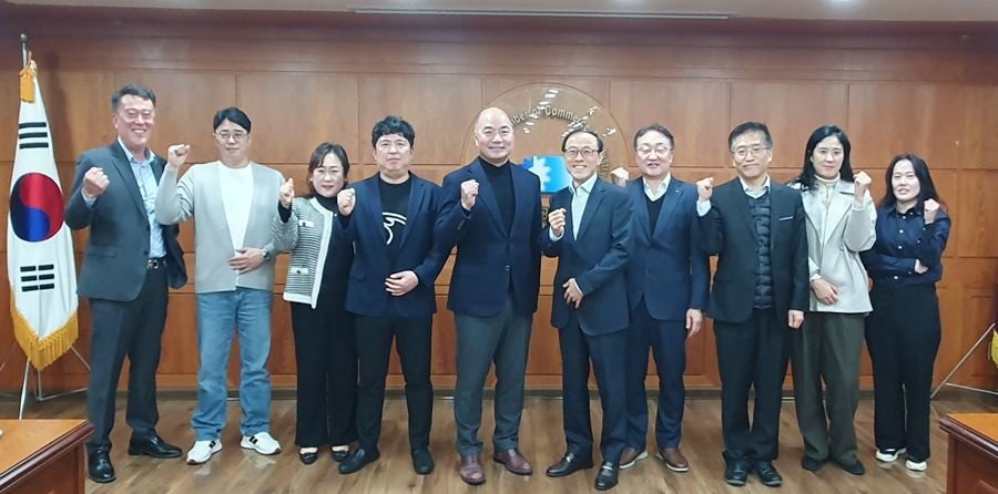 한국경영혁신중소기업협회(Main Biz, 메인비즈) 대구경북연합회 산하 포항·경산·경주 3개 지회 임원진과 함께 지식재산(IP) 업무협력 간담회 참석자들 / 포항상의 제공