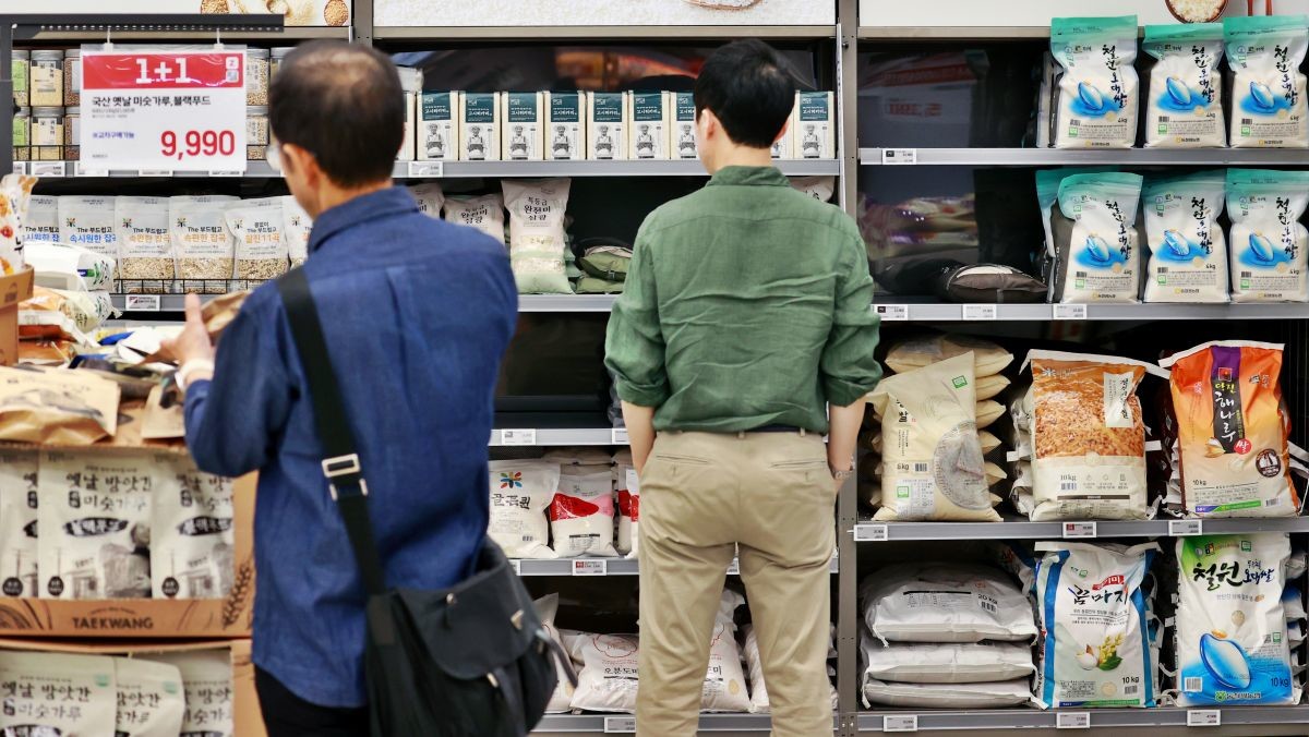 서울의 한 대형마트에 진열된 쌀. / 연합뉴스