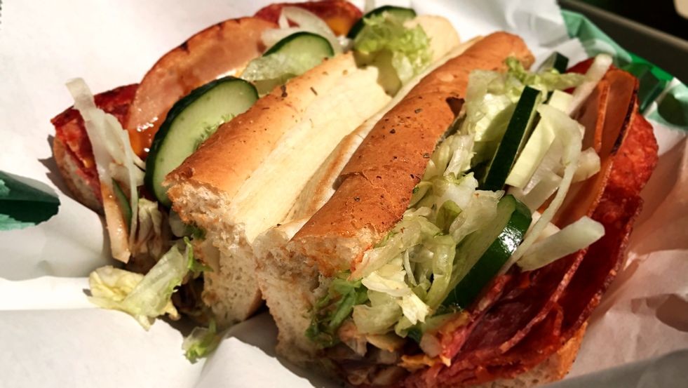 서브웨이 샌드위치 자료사진 / Alda Ufaira-shutterstock.com