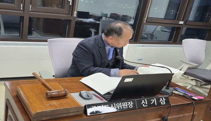 영도구의회 신기삼 의원이 지역 내 방치된 공중화장실 문제를 공식적으로 도마 위에 올렸다. / 사진제공=위키트리DB