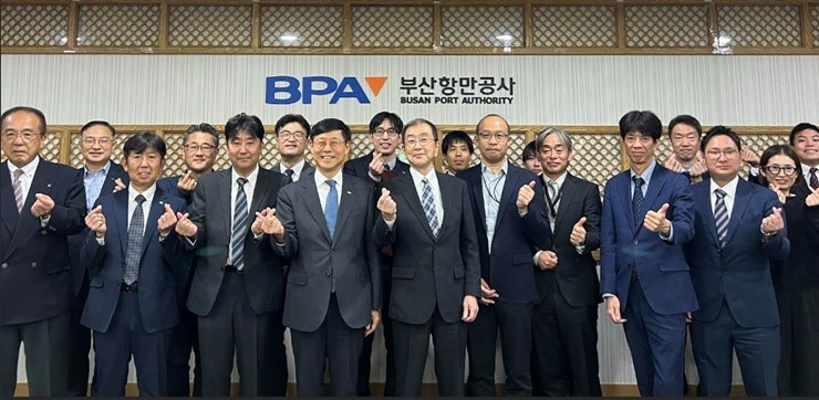 부산항만공사(BPA)는 12일(수)~13일(목) 양일 간 일본 교토 지역 주요 화주 및 물류기업 관계자들을 초청하여 ‘부산항 팸투어’를 실시했다. / 사진제공=부산항만공사