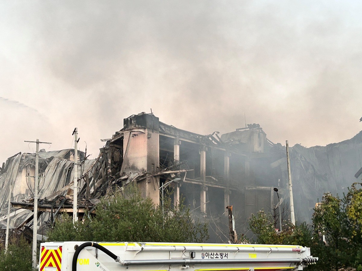 화재로 건물 붕괴된 천안 이랜드패션 물류센터 / 연합뉴스