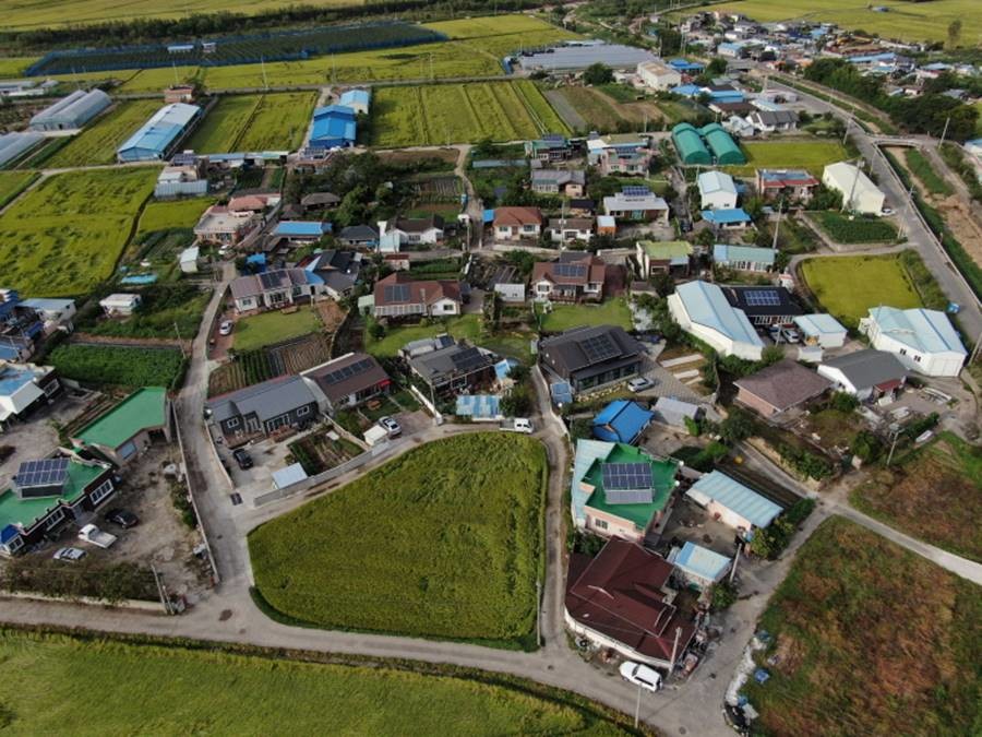 신재생 에너지 설비 보급이 완료된 흥해읍 매산리 전경./포항시