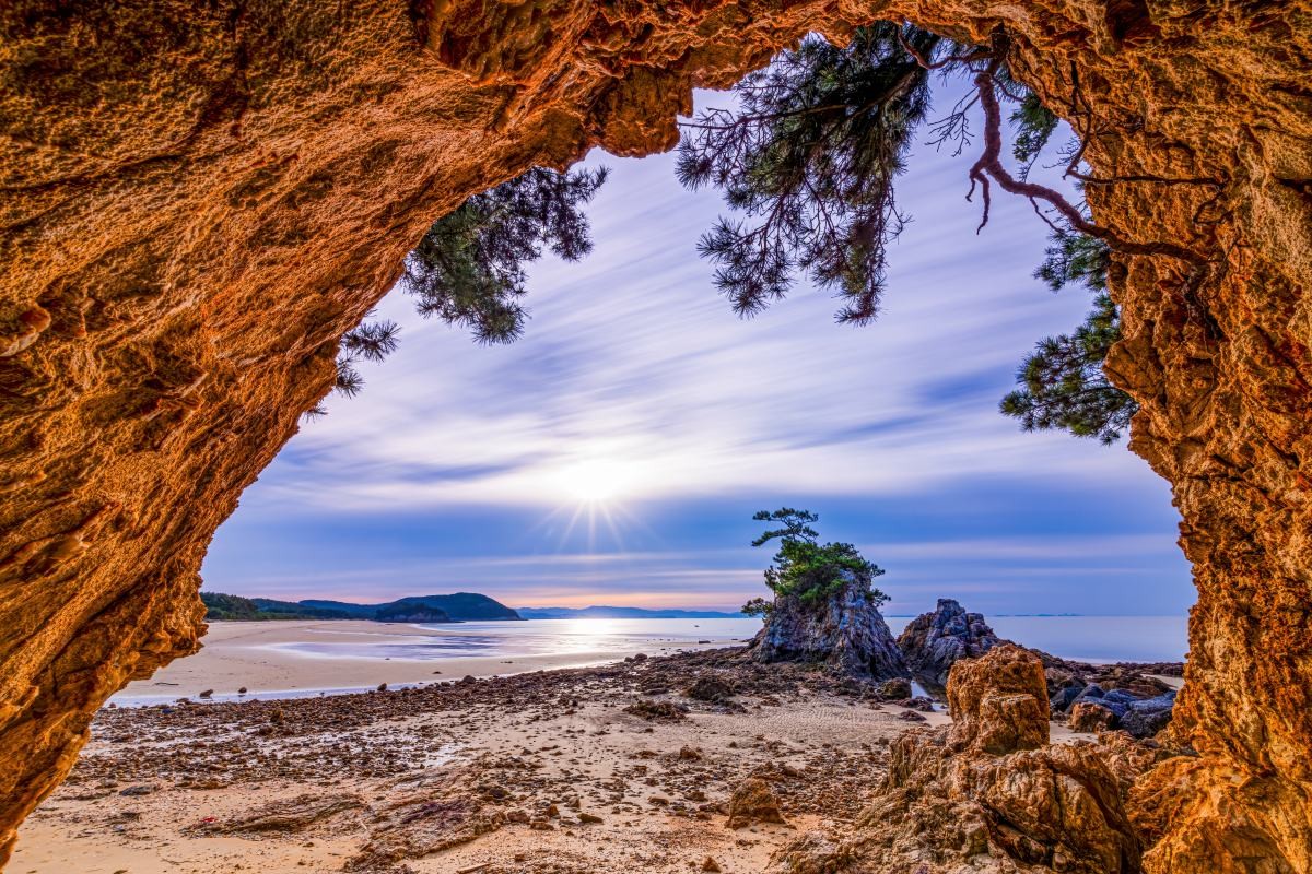 섬비엔날레 사진공모전 우수작(최우수 원산도 해수욕장 제목_원산도의 아침) / 보령시