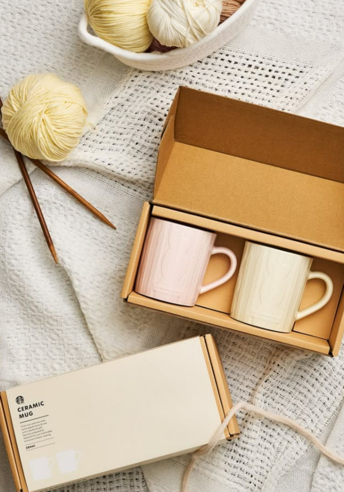 윈터 버디위크 니트 머그 세트(2P). / 스타벅스 공식 인스타그램