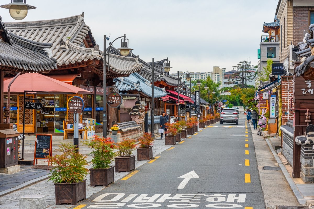 전주한옥마을 / trabantos-shutterstock.com