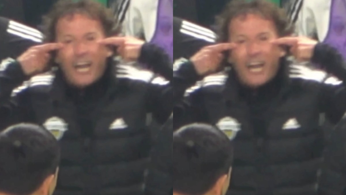 타노스 전북 현대 모터스 수석 코치의 제스처 / 당시 경기 영상