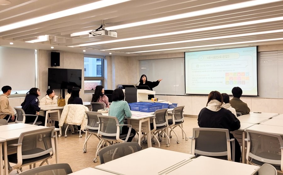 영진전문대학교 유아교육과에서 지난 19일 ‘예비신입생 오픈 캠퍼스’ 행사를 진행하고 있다. / 영진전문대 제공