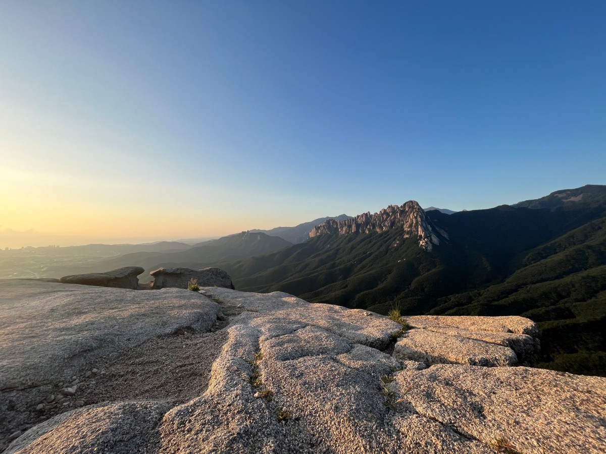금강산 성인대에서 바라본 울산바위 / 위키트리 정혁진 기자