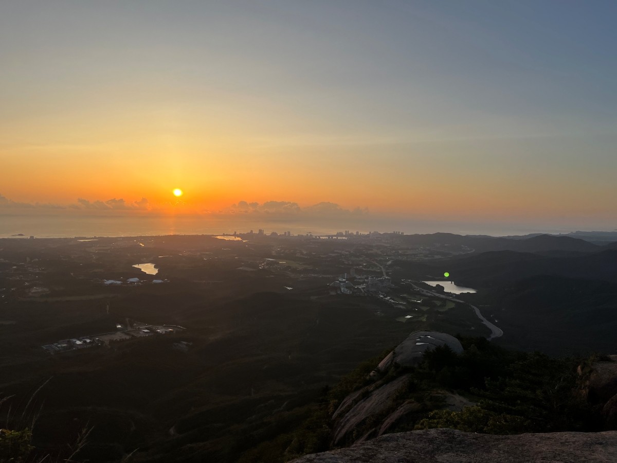 성인대에서 바라본 일출 / 위키트리 정혁진 기자