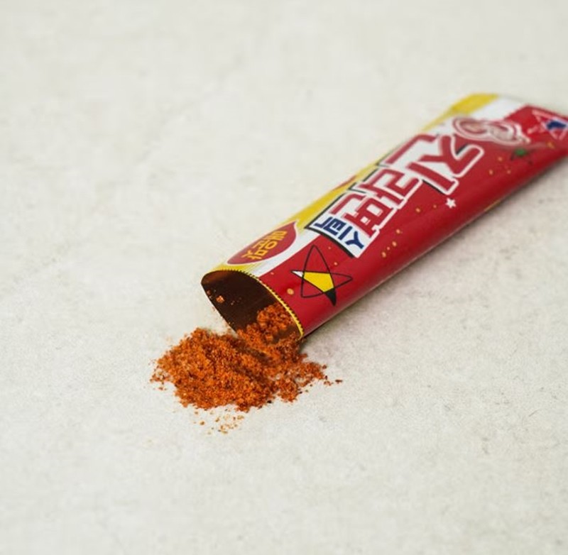 다이소에서 판매하는 '톡톡톡 진라면 스틱' / 다이소 제공