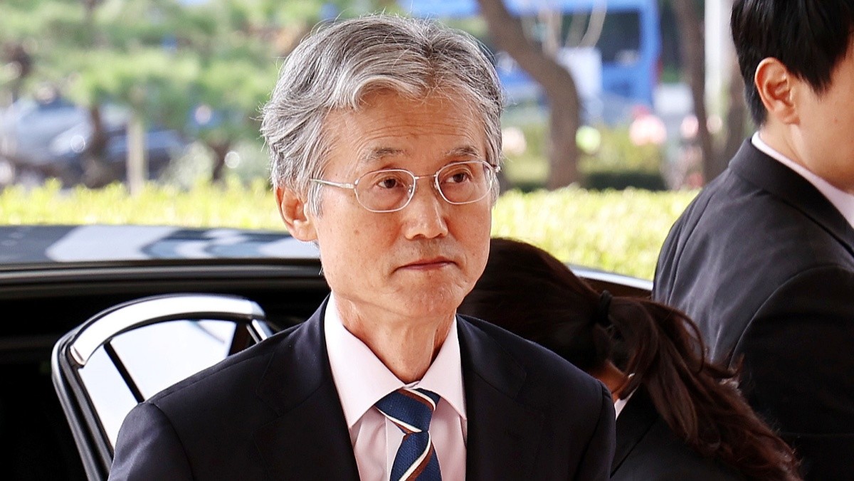 조희대 대법원장이 10월 20일 오전 서울 서초구 대법원으로 출근하고 있다. / 뉴스1