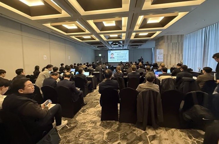 KR(한국선급)은 글로벌 로로(Ro-Ro) 운송 분야의 주요 이해관계자들이 한자리에 모여 탈탄소화 전략을 논의하는 ‘글로벌 로로 커뮤니티(GRC, Global Ro-Ro Community) 2025년 가을 총회’가 18일 서울에서 성황리에 개최됐다. / 사진제공-한국선급