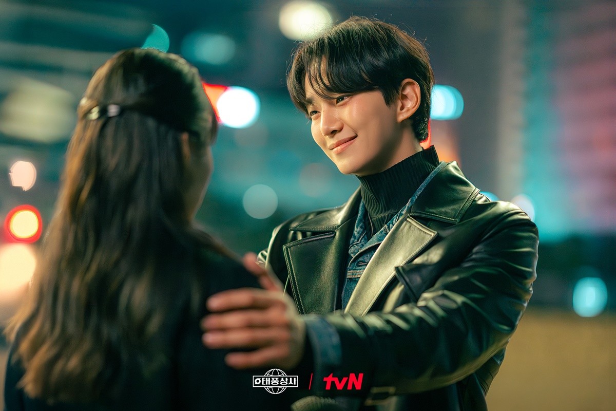 '태풍상사' 주연 배우 이준호 / tvN