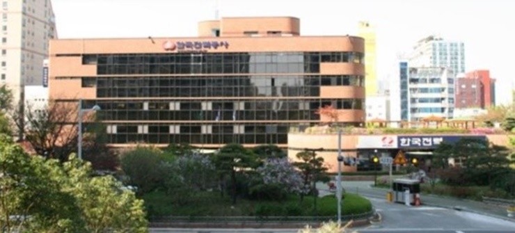 취재 현장에서 만난 한전 부산울산본부 직원들은 자신들을 “전력의 마지막 수비수”라고 소개했다. 결코 과장이 아니다.  / 사진=위키트리DB