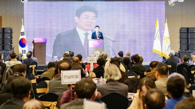 지난 20일 노관규 순천시장이 ‘전국 예술인 대표자 대회’에서 환영사를 하고 있다.