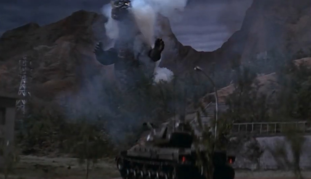 용가리에 대포를 쏘는 탱크 미니어처가 앙증맞다. / 유튜브