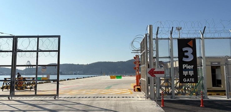 부산항만공사(BPA)가 부산항 북항 일반부두 재개발로 인한 일반화물 처리 수요에 대응하기 위해 ’21년부터 시작한 감천항 3부두 확장구역 공사를 마무리하고 이달 24(월)부터 운영에 들어간다. / 사진제공=부산항만공사