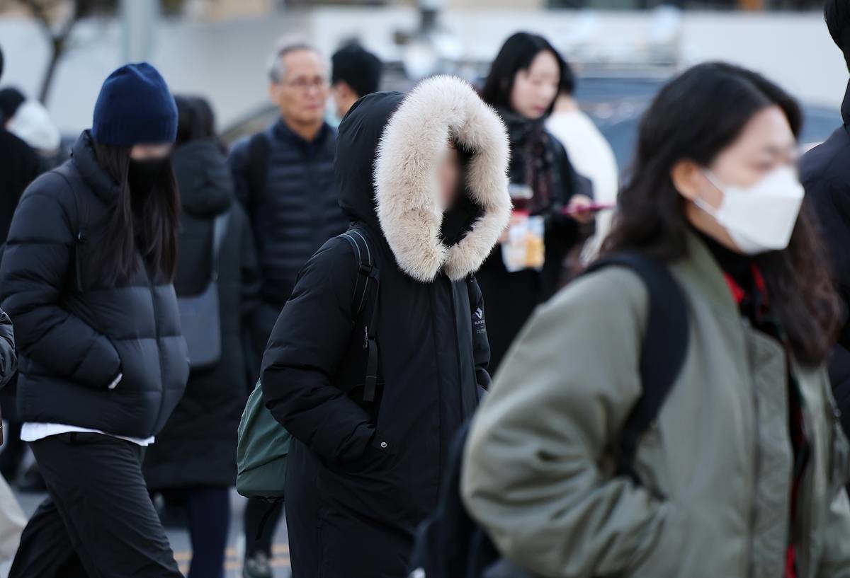 강추위 몰아친 출근길 / 뉴스1