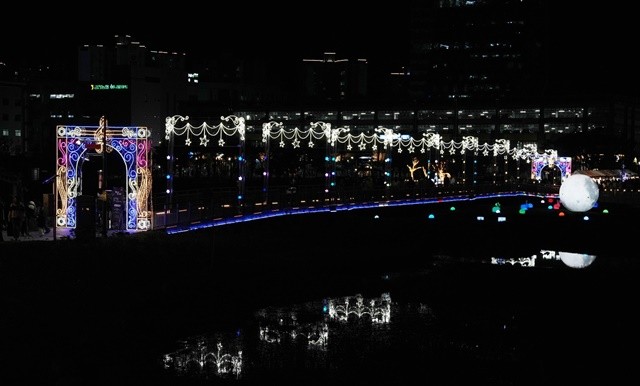 빛가람 빛정원 페스타 중심 공간 ‘여울다리’