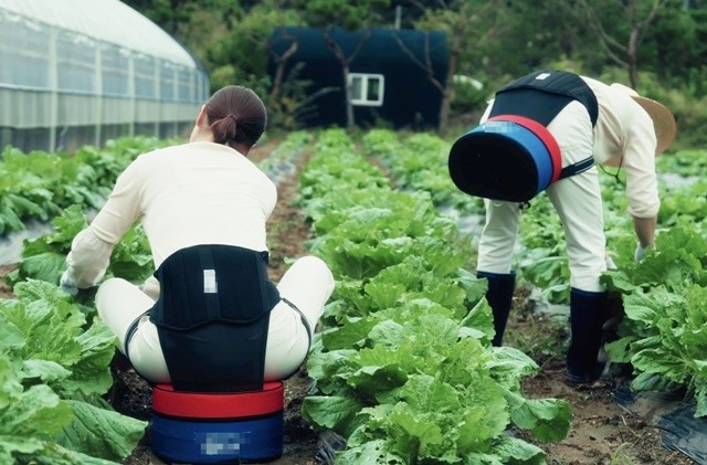 나주시가 올해 보급한 농작업 편의의자가 농업인들로부터 큰 호응을 얻고 있다.