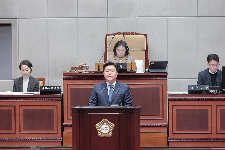 임병택 시장인 제323회 시흥시의회 제2차 정례회 본회의에서 시정연설을 하고 있다. / 시흥시