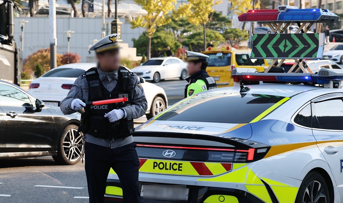 경찰 단속 모습. 기사 이해를 돕기 위한 자료 사진입니다. 해당 기사 내용과 직접적인 관련은 없습니다. / 뉴스1