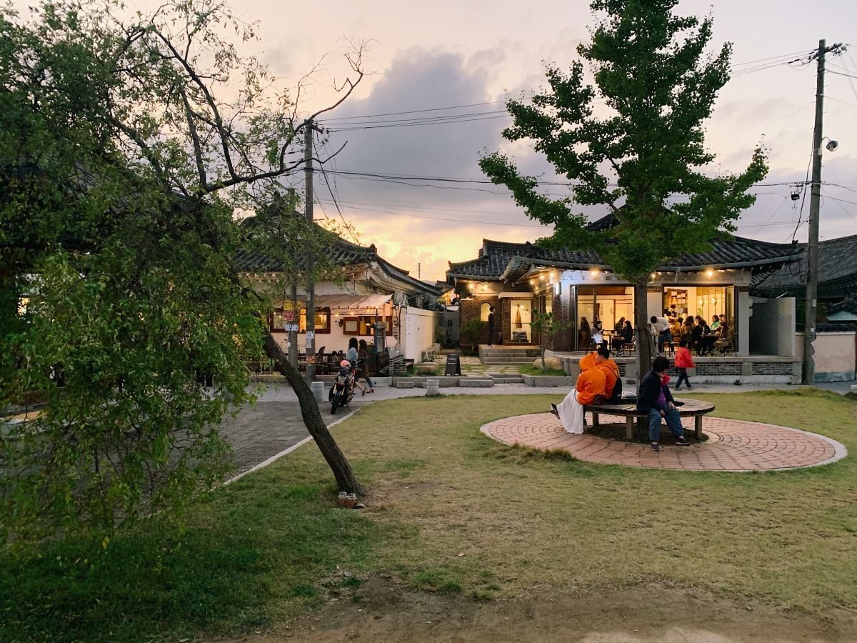 경주 황리단길. / Saejun Ahn-shutterstock.com