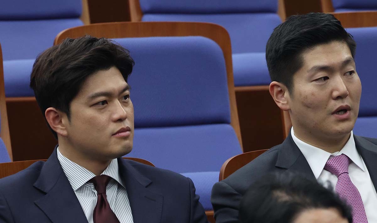 김용태(왼쪽) 의원과 김재섭 의원. / 뉴스1