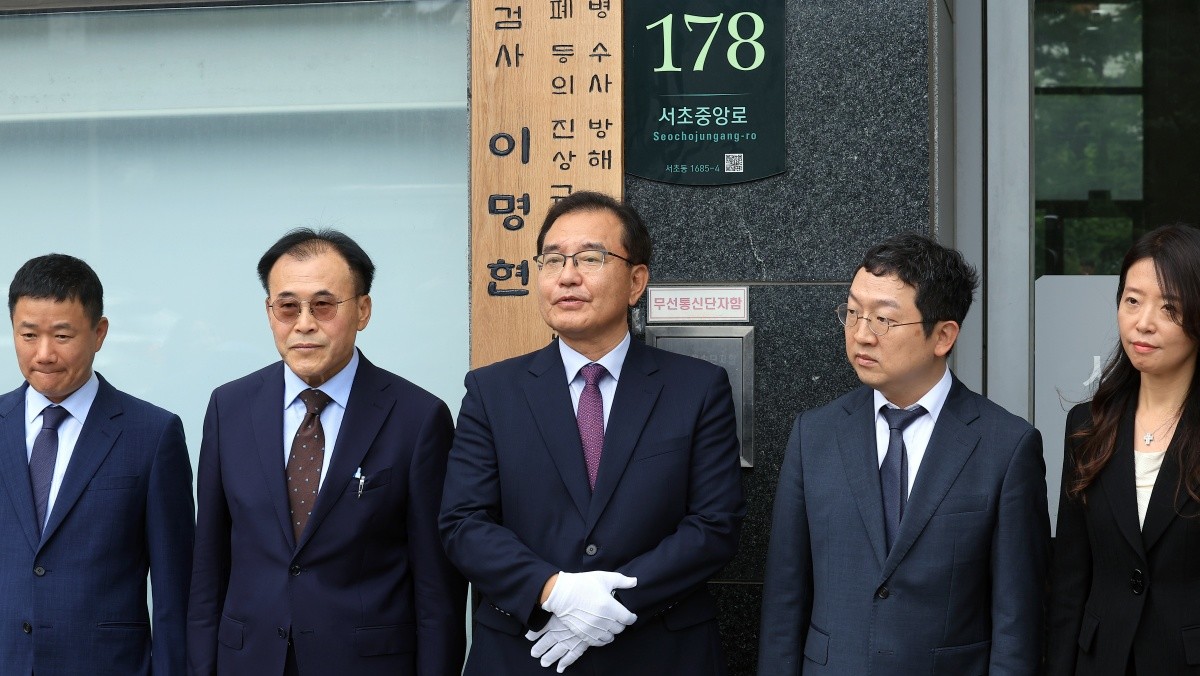 채수근 해병 순직 사건을 수사하는 순직해병 특별검사팀 이명현 특별검사가이 지난 7월 서울 서초구 서초중앙로 특검사무실 앞에서 가진 현판식에서 발언을 하고 있다. / 뉴스1